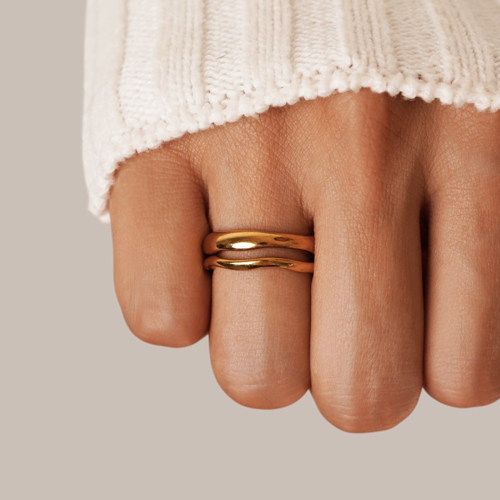 Shin – Ensemble von Welligen Ringen