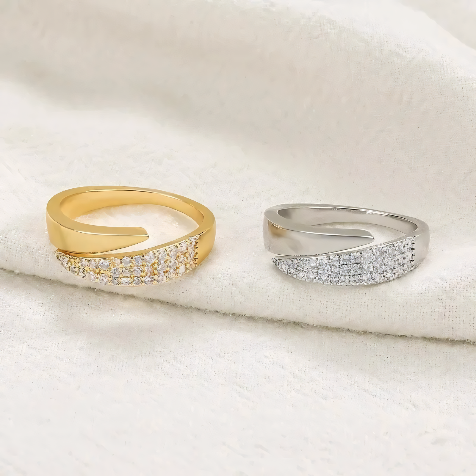 Irina – Gebogener Ring Vergoldet 18K
