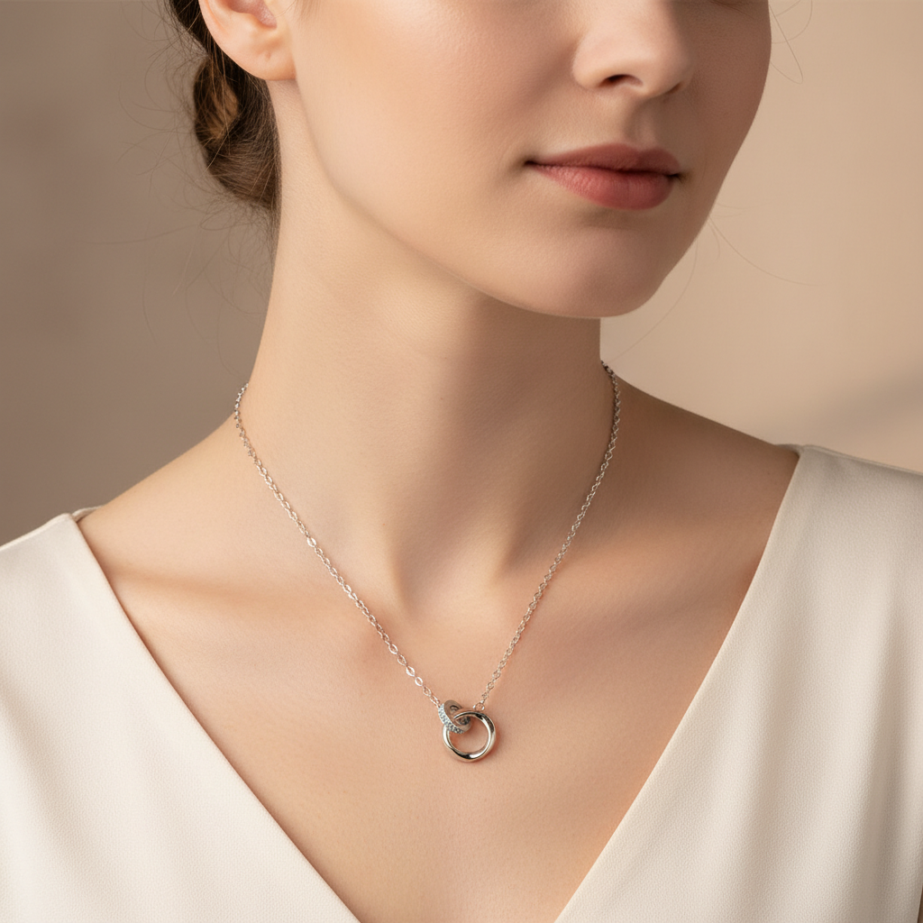 Kris – Liebe Möbius-Schmuckhalskette aus Sterlingsilber