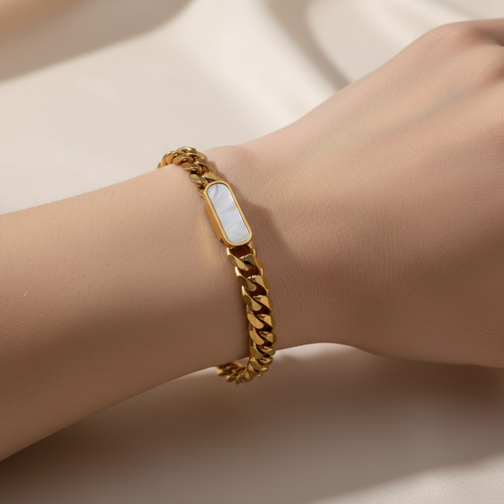 Marcie – Kubanisches Armband aus Titanmetall vergoldet