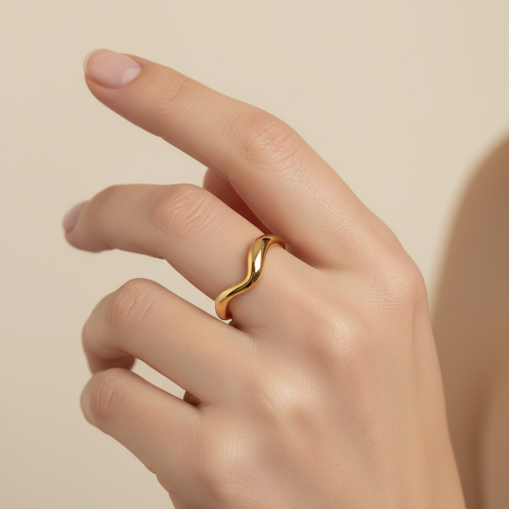 Naira – Ring Skulpturale Wasserwelle