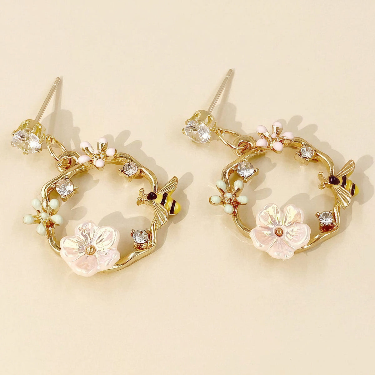 Damen Ohrringe mit Blumenkranz Design (Paar)