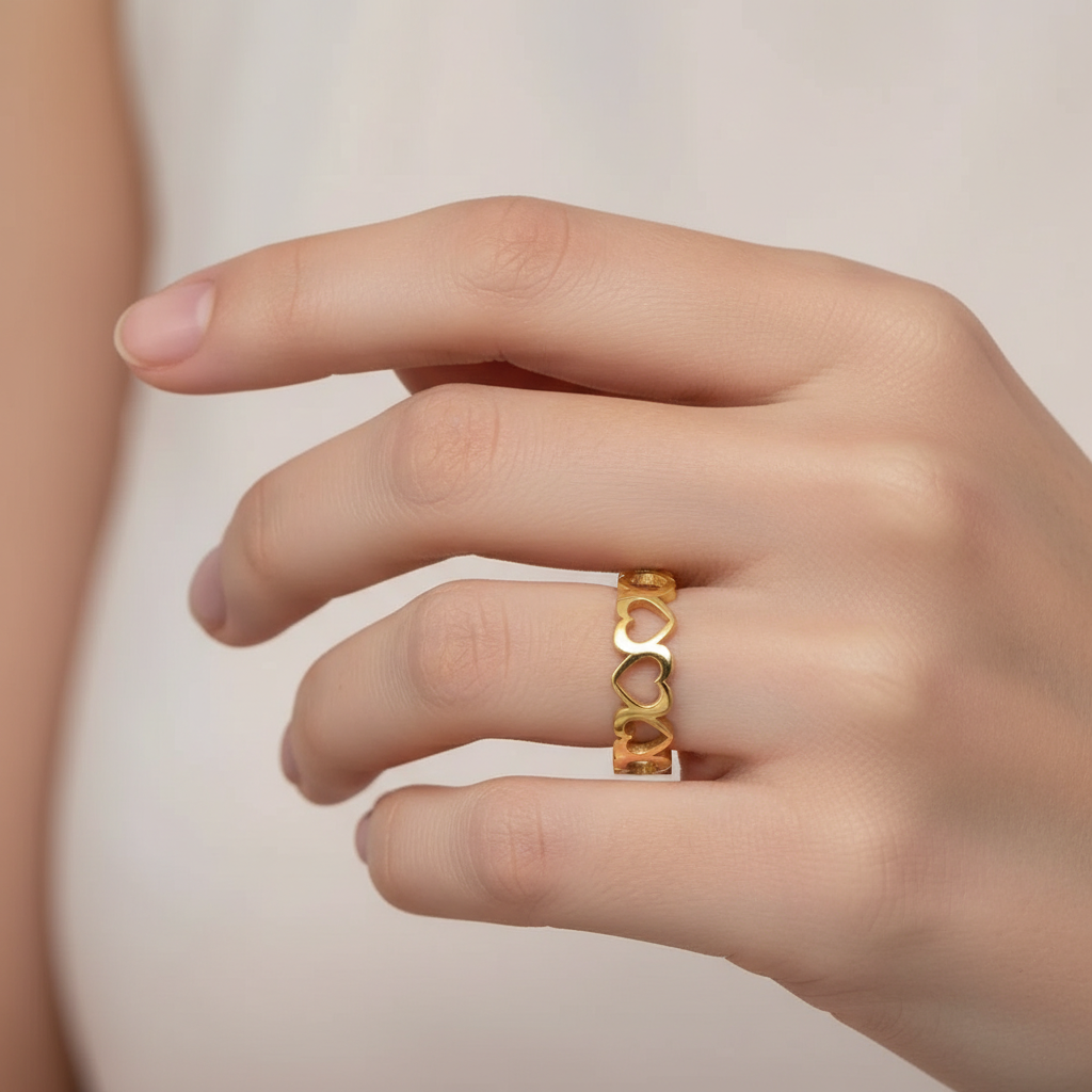 Serena – eleganter Ring mit verbundenen Herzen