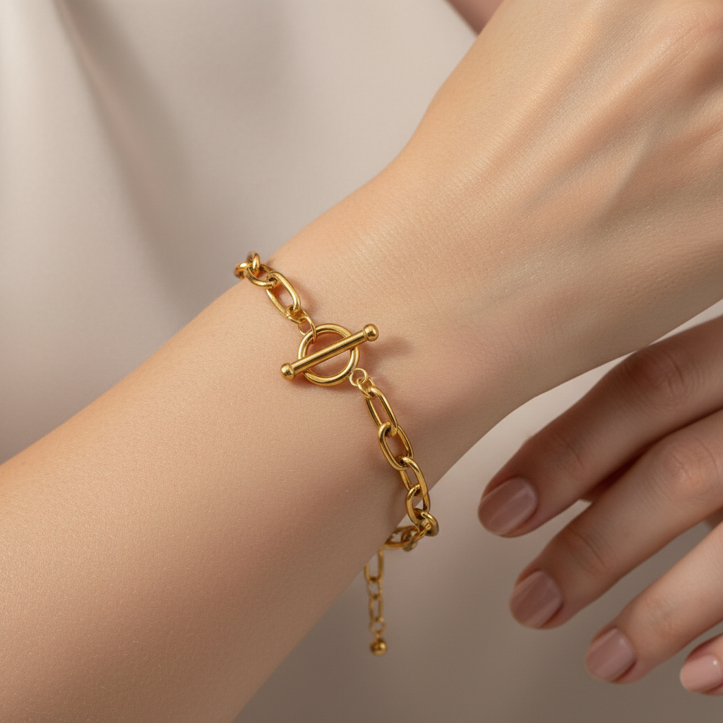 Bea – Klassisches Goldenes Paperclip-Armband