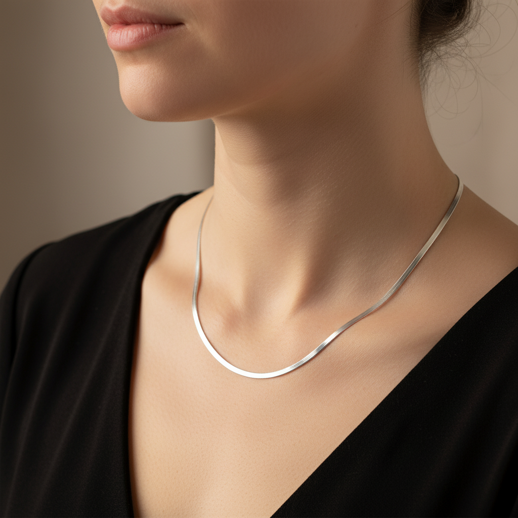 Selene – Elegante Schlangenkette Choker-Halskette