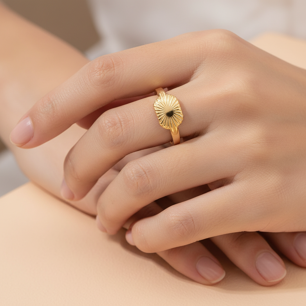 Heliora – Ring Sonne Skulptiert aus Vergoldetem