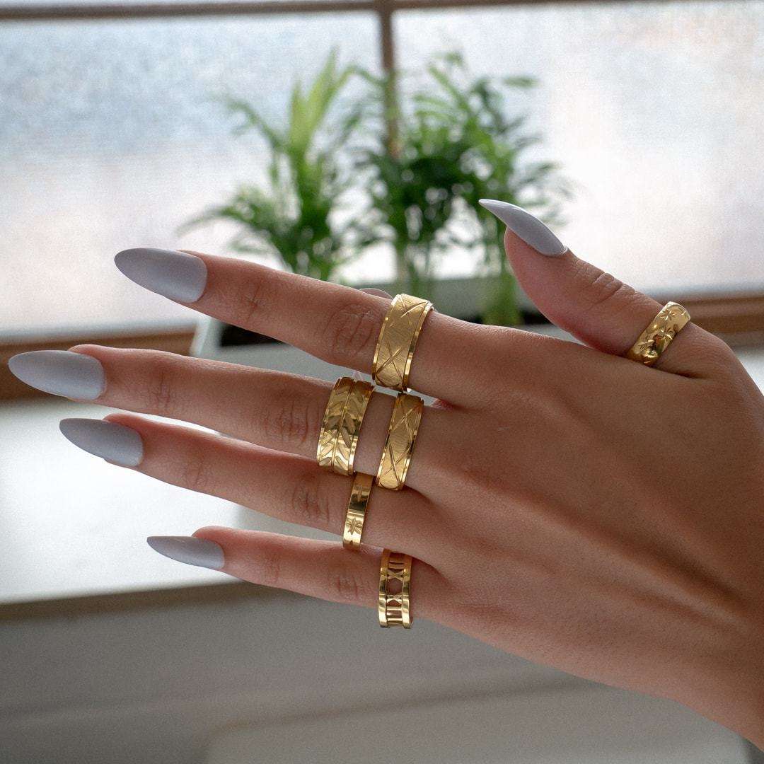 Valérie – Eleganter Ring mit römischen Ziffern