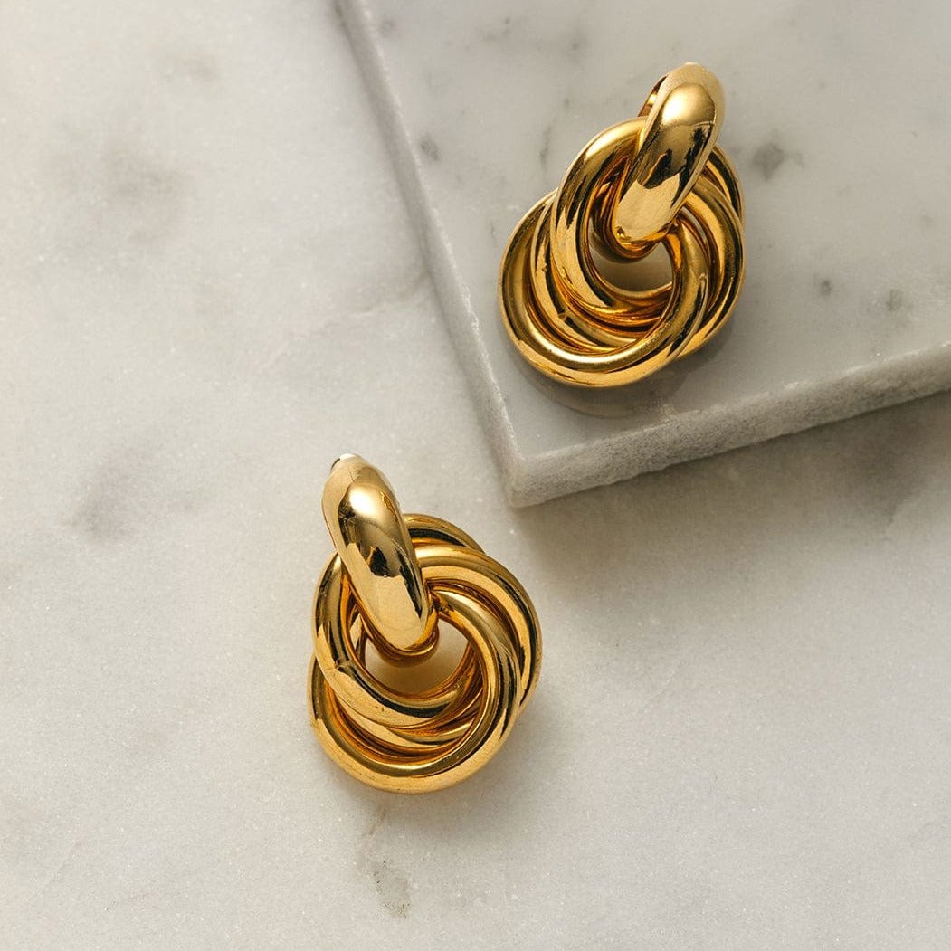 Rania – Goldene Ohrringe Verschlungenes Design