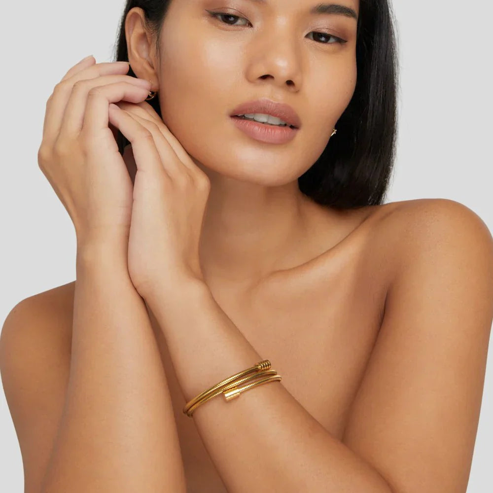 Ariane – Collier Serpent Multi-lagen mit Knochen-Details