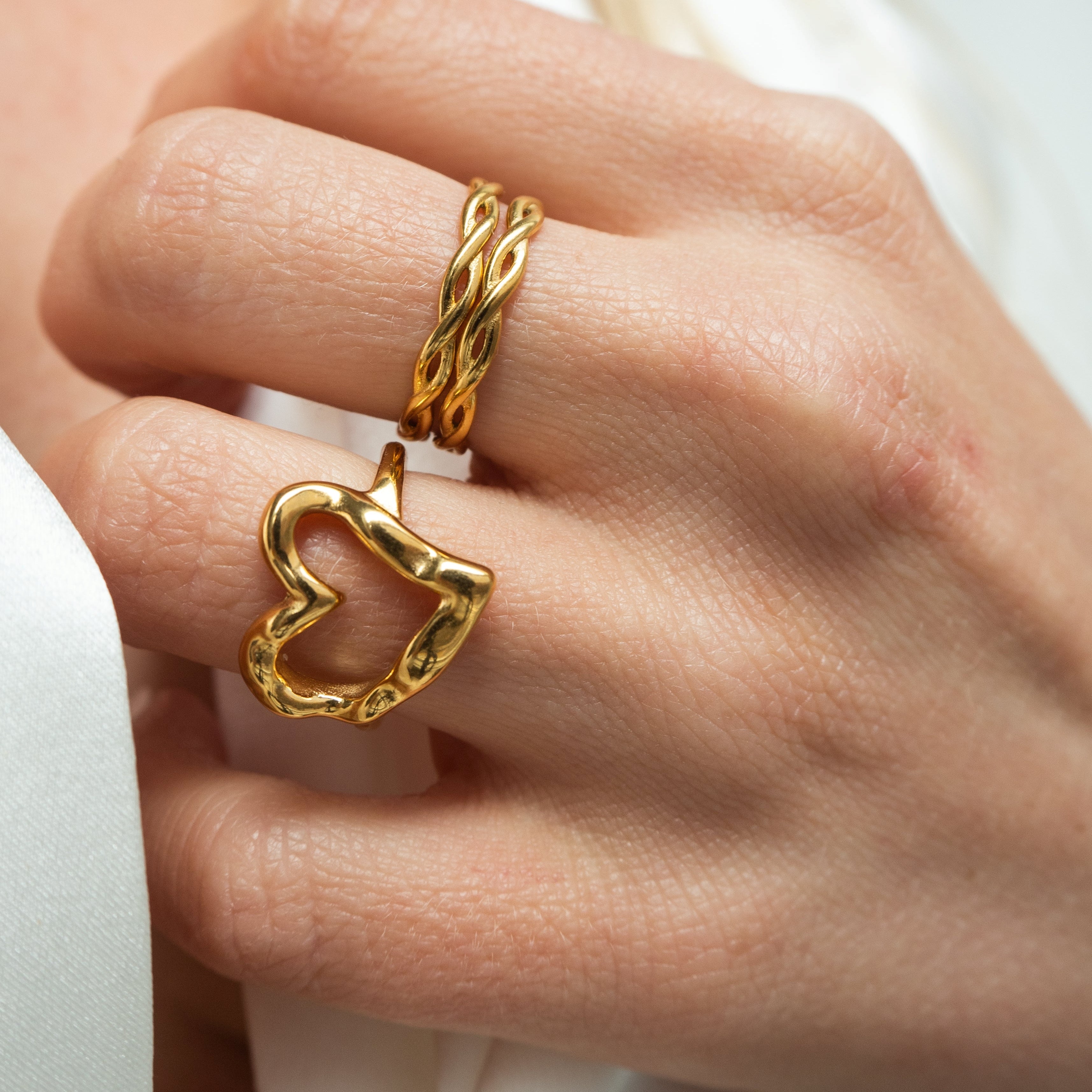 Ren – Titanstahlring mit Goldbeschichtung, nicht schwach